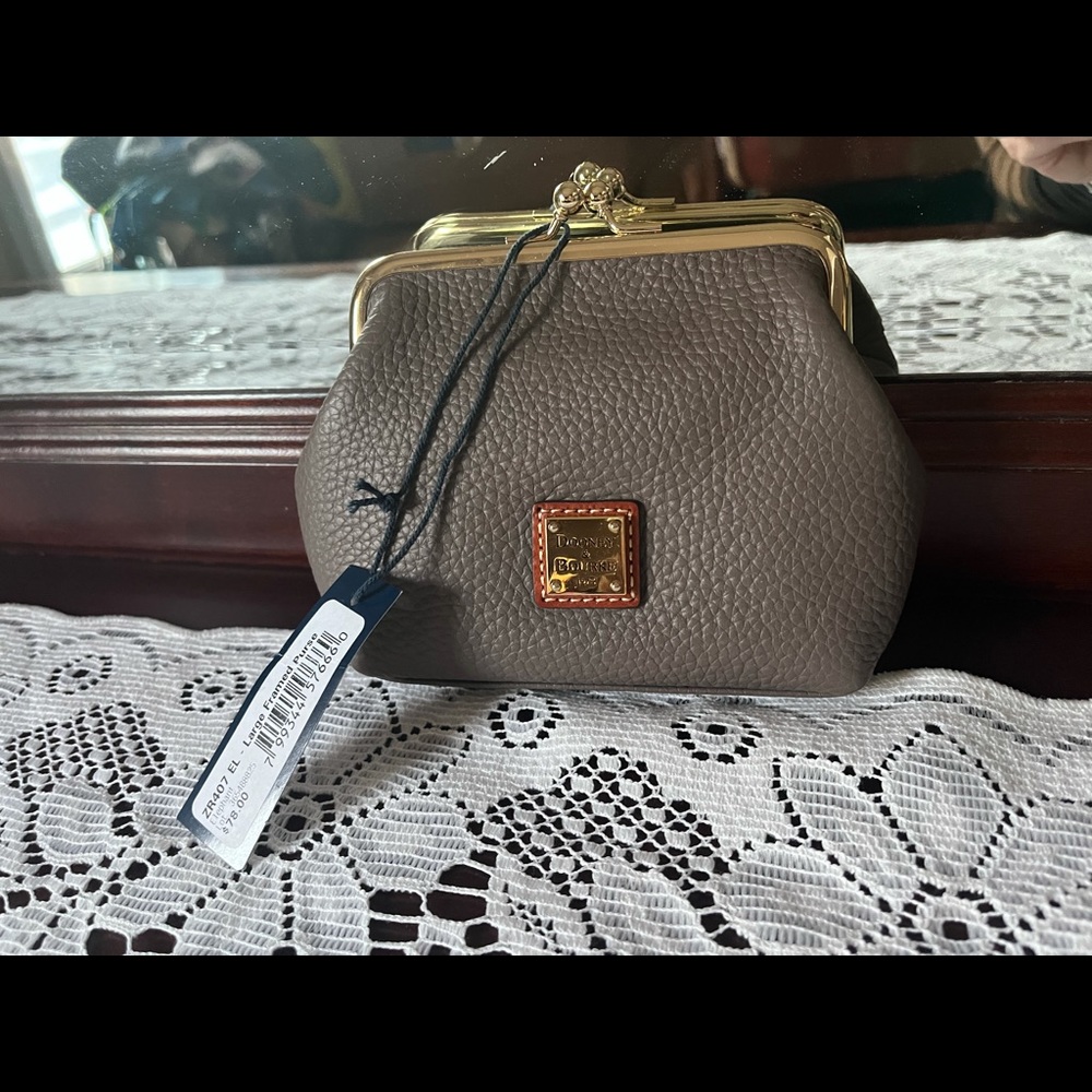 Brand new Dooney & Bourke Large framed purse